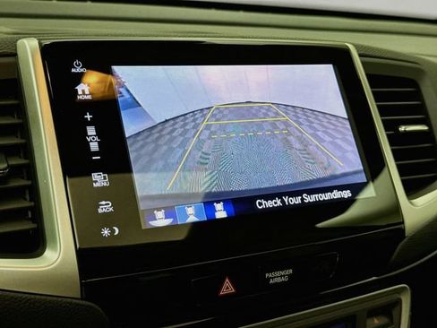Used 2018 Honda Pilot Touring image 15
