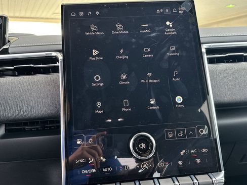 New 2026 GMC Sierra EV Elevation w/ LPO, Elevation Dark Package image 25