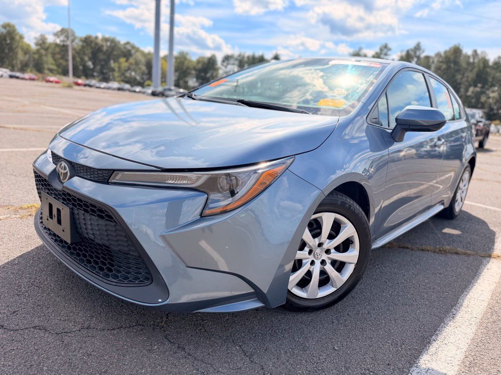 Used 2020 Toyota Corolla LE FWD image 2