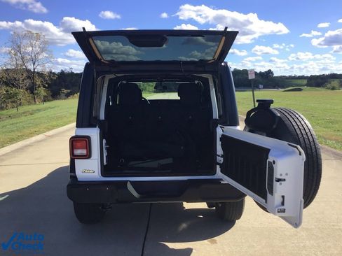 Used 2023 Jeep Wrangler Sport S image 5