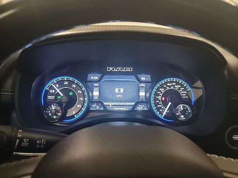 Used 2022 RAM 1500 Limited w/ Body-Colour Bumper Group image 18