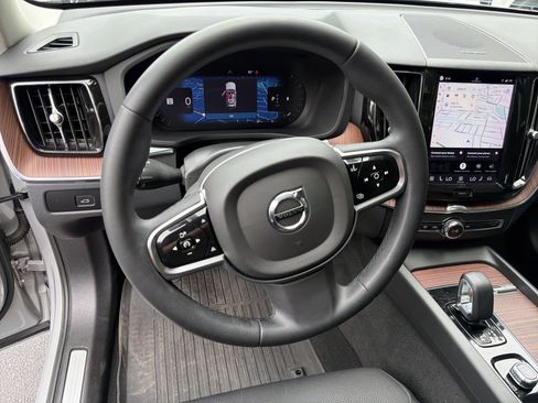 Used 2023 Volvo XC60 B5 Plus w/ Protection Package Premier FWD image 15