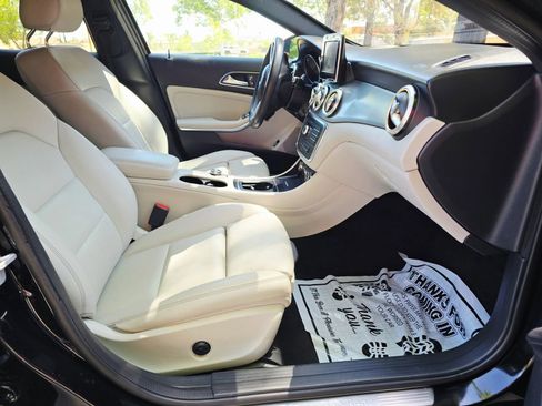 Used 2017 Mercedes-Benz GLA 250 image 27