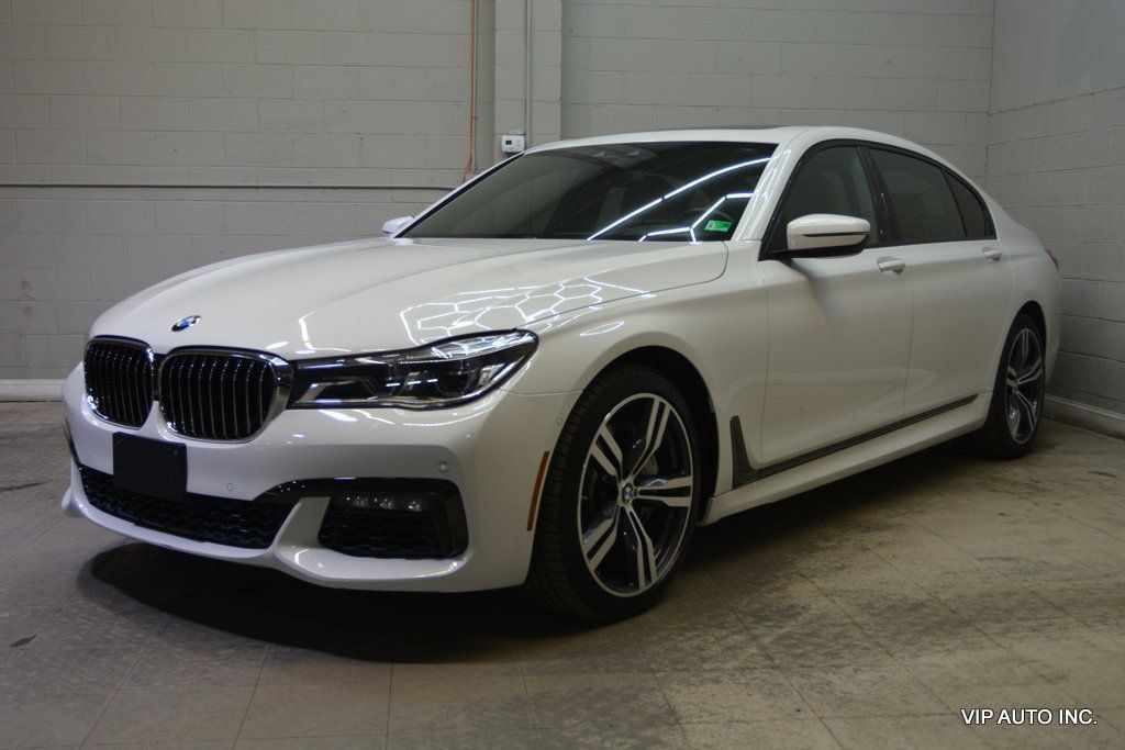 Used 2017 BMW 750i xDrive AWD/4WD image 2