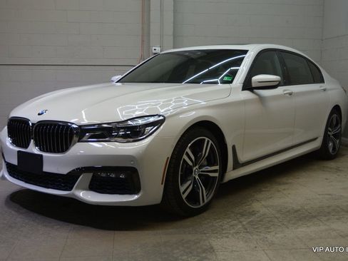 Used 2017 BMW 750i xDrive AWD/4WD image 2
