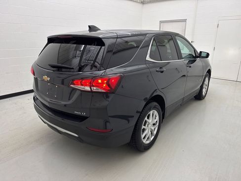 Used 2022 Chevrolet Equinox LT w/ Driver Convenience Package image 9