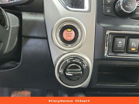 Used 2019 Nissan Titan SL image 19