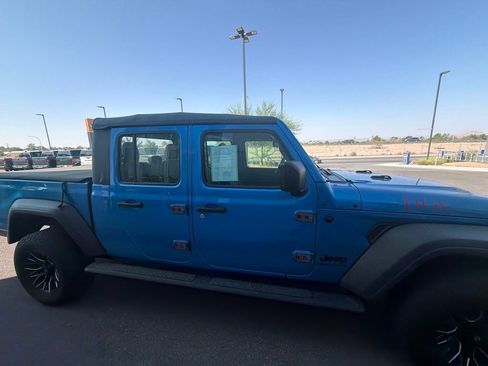 Used 2022 Jeep Gladiator Sport AWD/4WD image 7