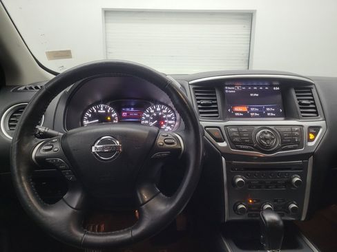 Used 2020 Nissan Pathfinder SL AWD/4WD image 22