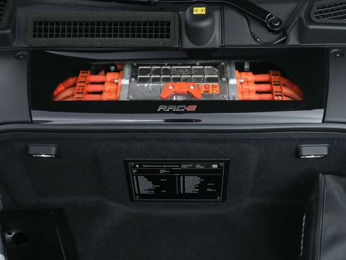 Used 2025 Ferrari SF90 Spider AWD/4WD image 36