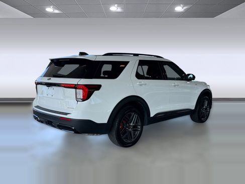 Certified 2025 Ford Explorer ST-Line w/ ST-Line Street Pack AWD/4WD image 9