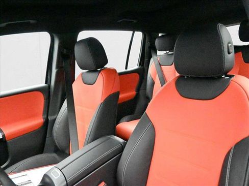 New 2025 Mercedes-Benz GLB 35 AMG 4MATIC image 9