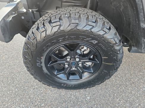 Used 2025 Jeep Wrangler Willys image 27