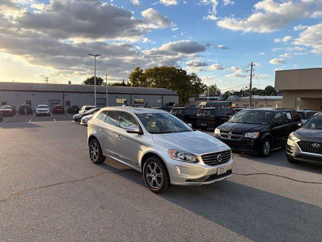 Used 2015 Volvo XC60 T6 AWD/4WD image 1