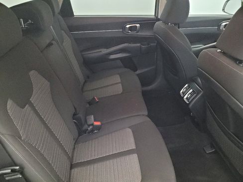 Used 2021 Kia Sorento LX image 19