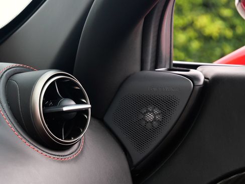 Used 2020 McLaren 720S Performance RWD image 33