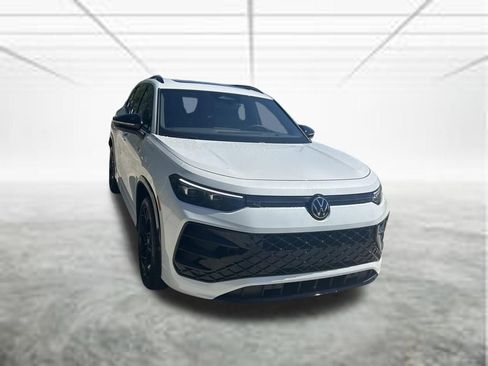 New 2026 Volkswagen Tiguan SE R-Line FWD image 7