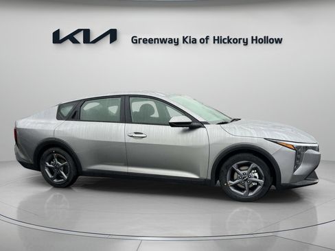 New 2026 Kia K4 LXS image 8