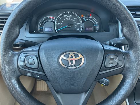 Used 2015 Toyota Camry LE FWD image 15