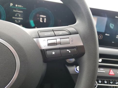 Used 2025 Hyundai Sonata SE image 24