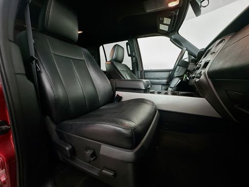 Used 2017 Ford Expedition XLT w/ Equipment Group 201A RWD image 31