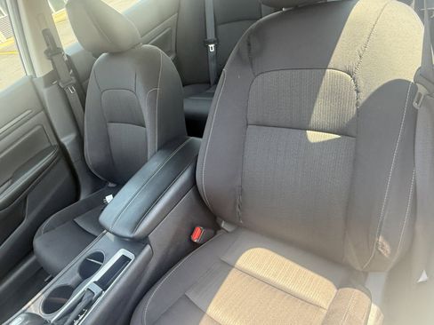 Used 2025 Nissan Altima 2.5 SV FWD image 13