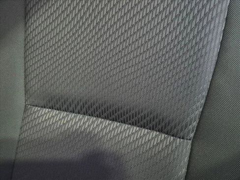 Used 2019 Toyota Highlander LE FWD image 21