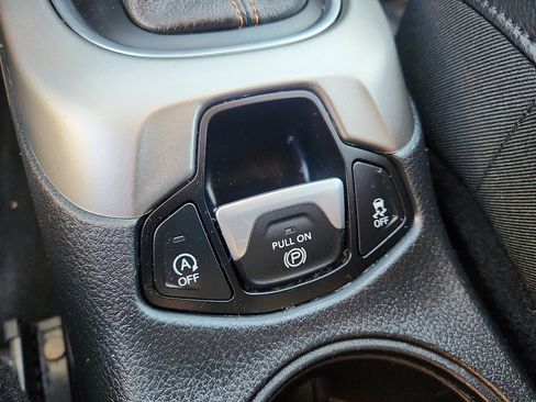 Used 2017 Jeep Compass Latitude image 26