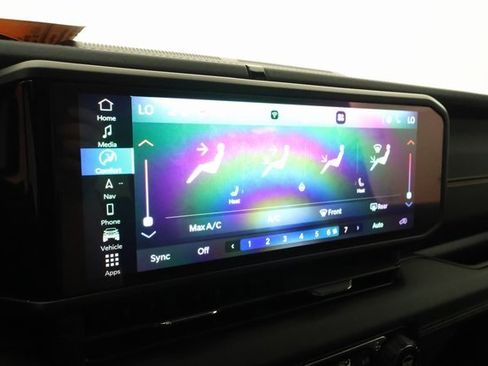 Used 2025 Jeep Wrangler Unlimited Sahara image 13