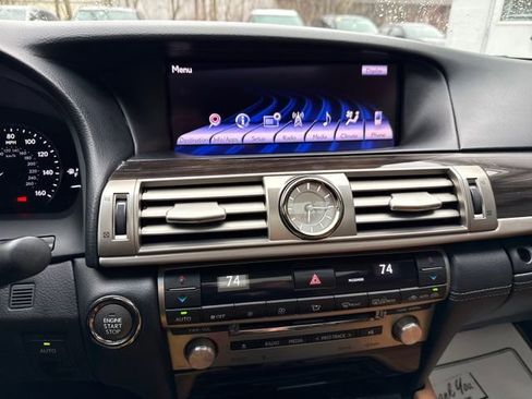 Used 2013 Lexus LS 460 AWD w/ Comfort Pkg image 15