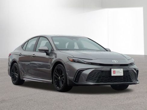 Certified 2026 Toyota Camry SE image 3