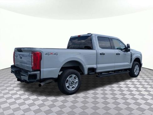 Used 2025 Ford F250 XLT image 3