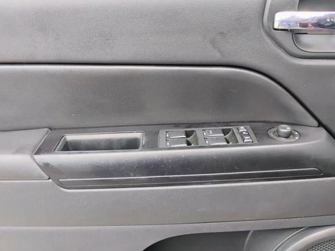 Used 2017 Jeep Patriot High Altitude image 26