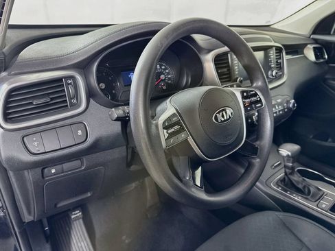 Used 2019 Kia Sorento L FWD image 9
