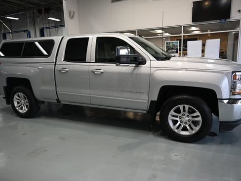 Used 2017 Chevrolet Silverado 1500 LT w/ All Star Edition AWD/4WD image 4
