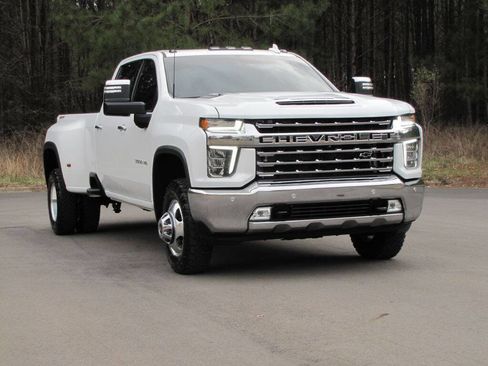 Used 2022 Chevrolet Silverado 3500 LTZ w/ LTZ Convenience Package image 8