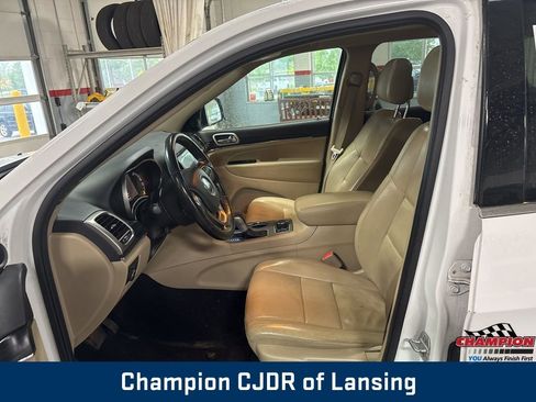 Used 2020 Jeep Grand Cherokee Limited w/ Luxury Group II image 16