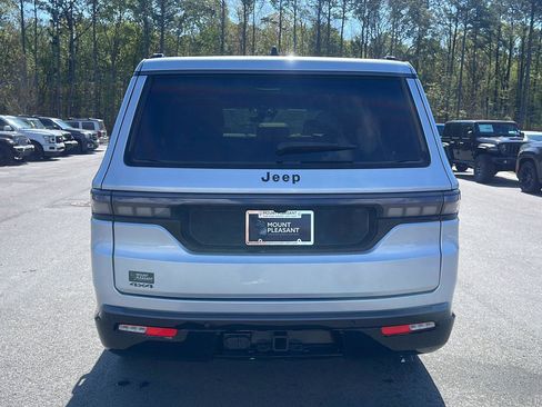 New 2026 Jeep Grand Wagoneer Limited AWD/4WD image 6