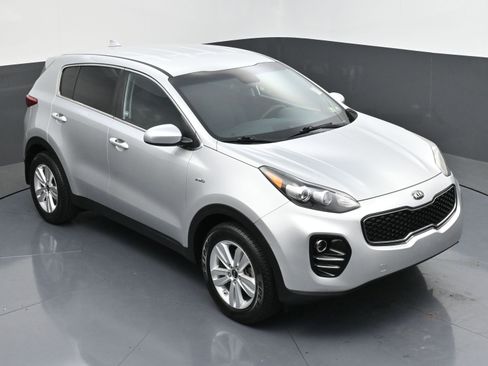 Used 2019 Kia Sportage LX AWD/4WD image 40