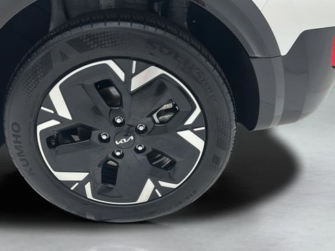 Used 2024 Kia Niro Wind w/ Wind Preserve Package FWD image 8