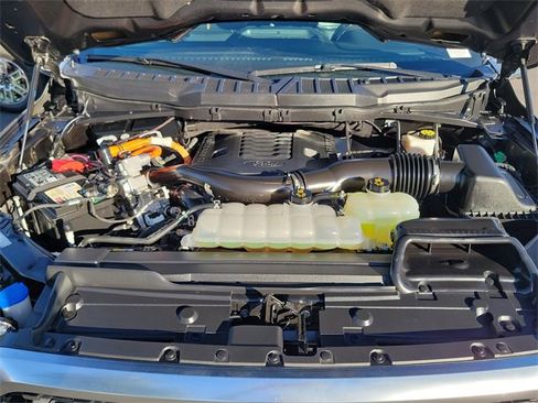 Certified 2021 Ford F150 Platinum w/ Equipment Group 701A High image 31