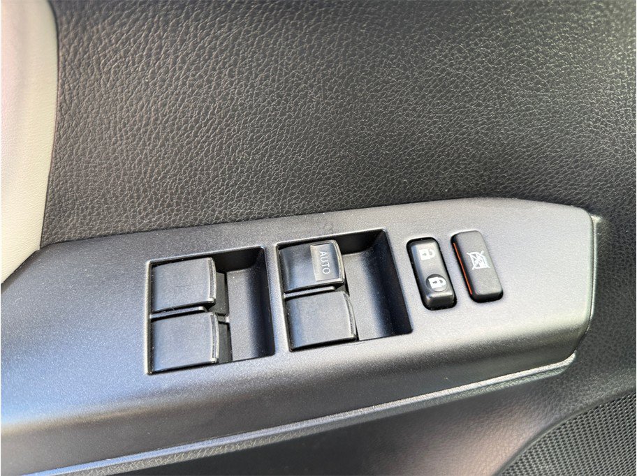 Used 2018 Toyota RAV4 XLE FWD image 21