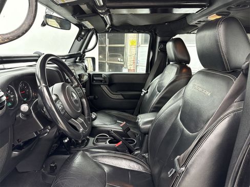 Used 2016 Jeep Wrangler Unlimited Sport w/ Connectivity Group image 11