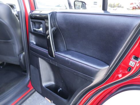 Used 2019 Toyota 4Runner TRD Off-Road Premium image 28