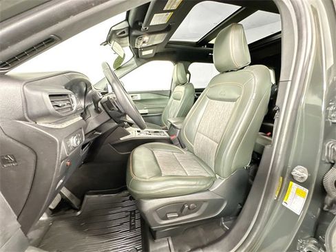 Used 2022 Ford Explorer Timberline image 11