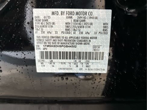 Used 2023 Ford Explorer XLT w/ Equipment Group 202A AWD/4WD image 31