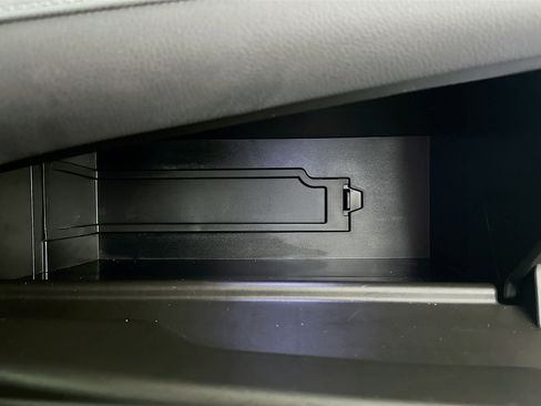 Used 2024 Toyota Camry SE w/ Convenience Package image 32