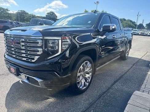 Used 2023 GMC Sierra 1500 Denali w/ Denali Reserve Package AWD/4WD image 3