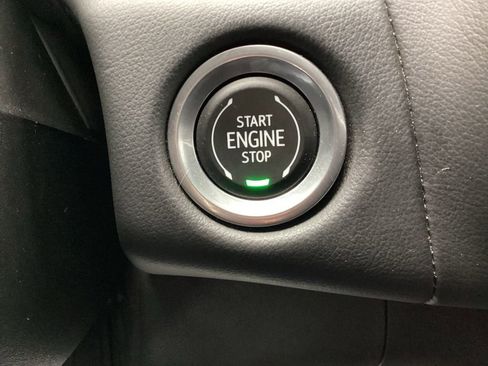 Used 2023 Chevrolet Suburban Premier image 28