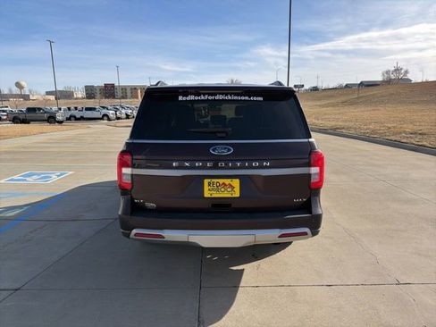 Used 2024 Ford Expedition Max XLT image 4